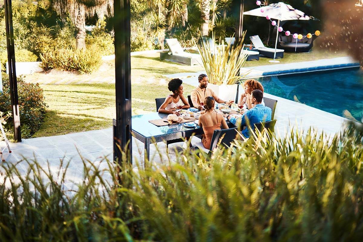 Vacanza con gli amici in una villa